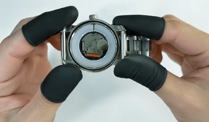 Movado Watch Battery Replacement Step 3: Note how everything sits